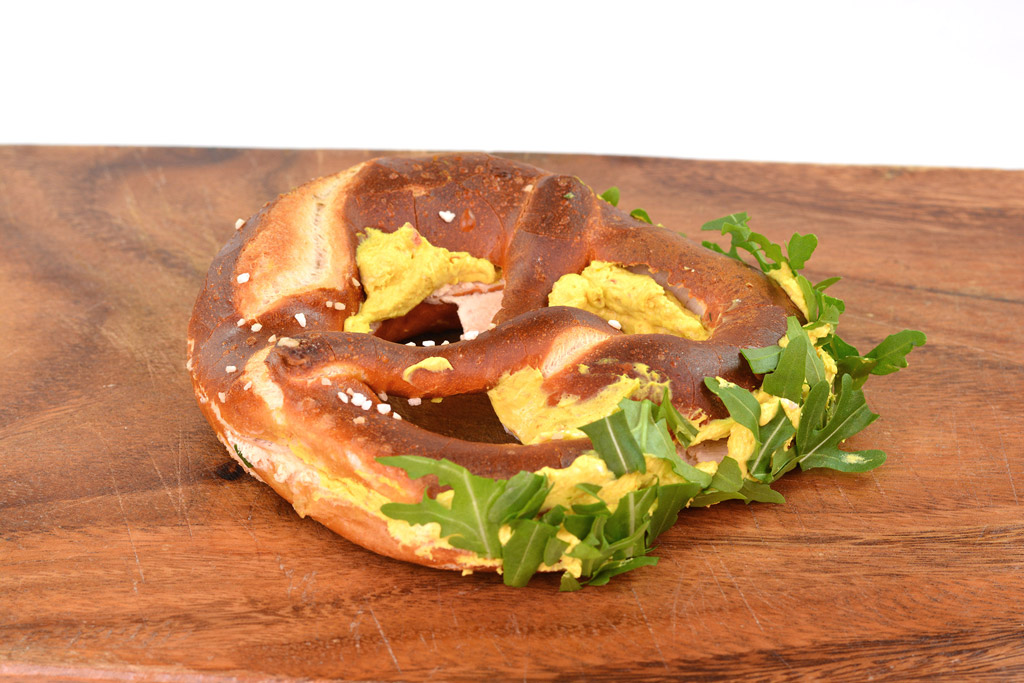 Mango Curry Brezel